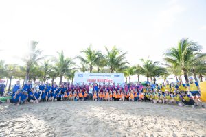 Hình ảnh teambuilding tại bãi biển bãi Cháy Hạ Long