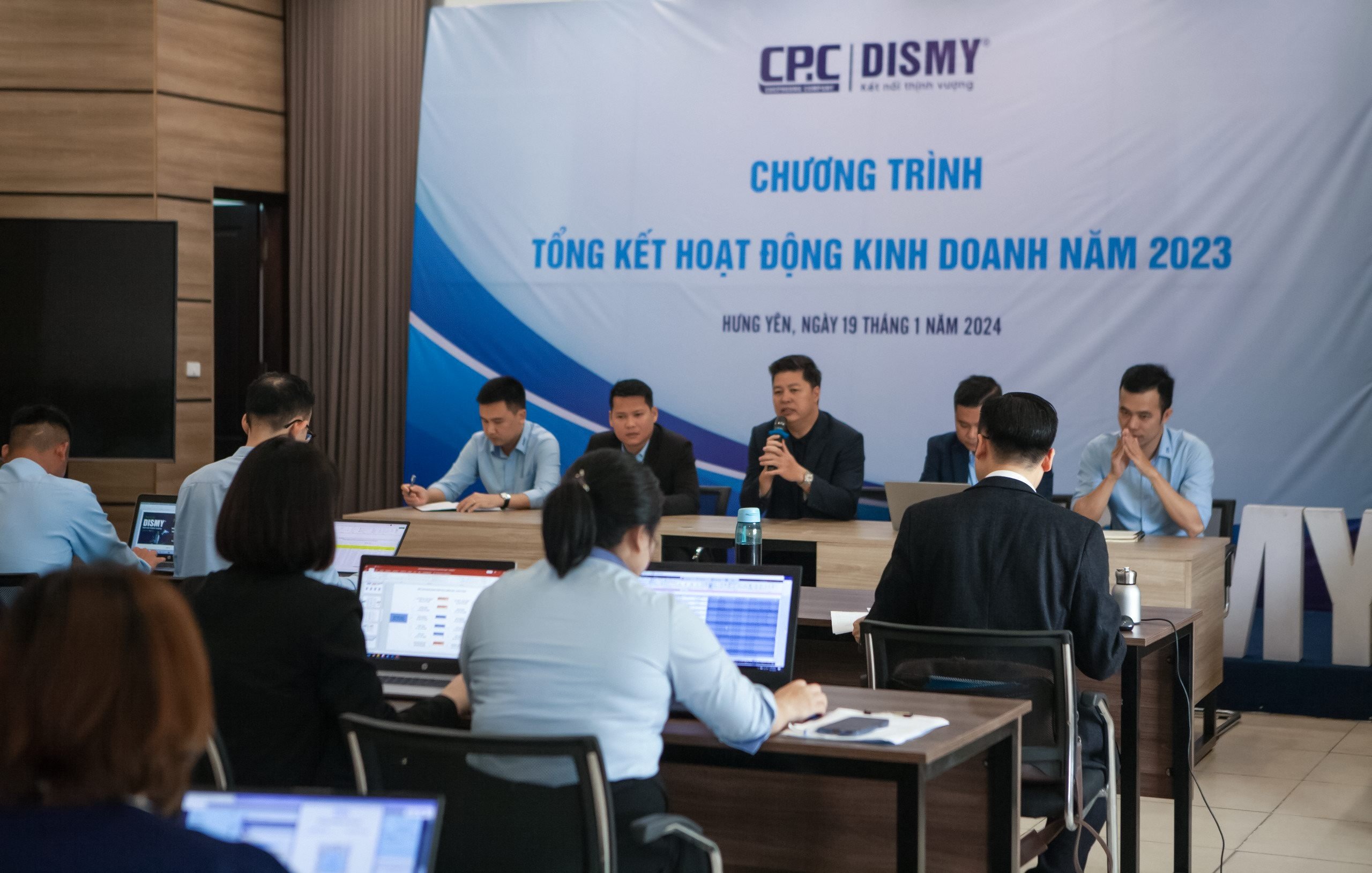 Ban lãnh đạo ghi nhận những nỗ lực của các thành viên trong năm 2023